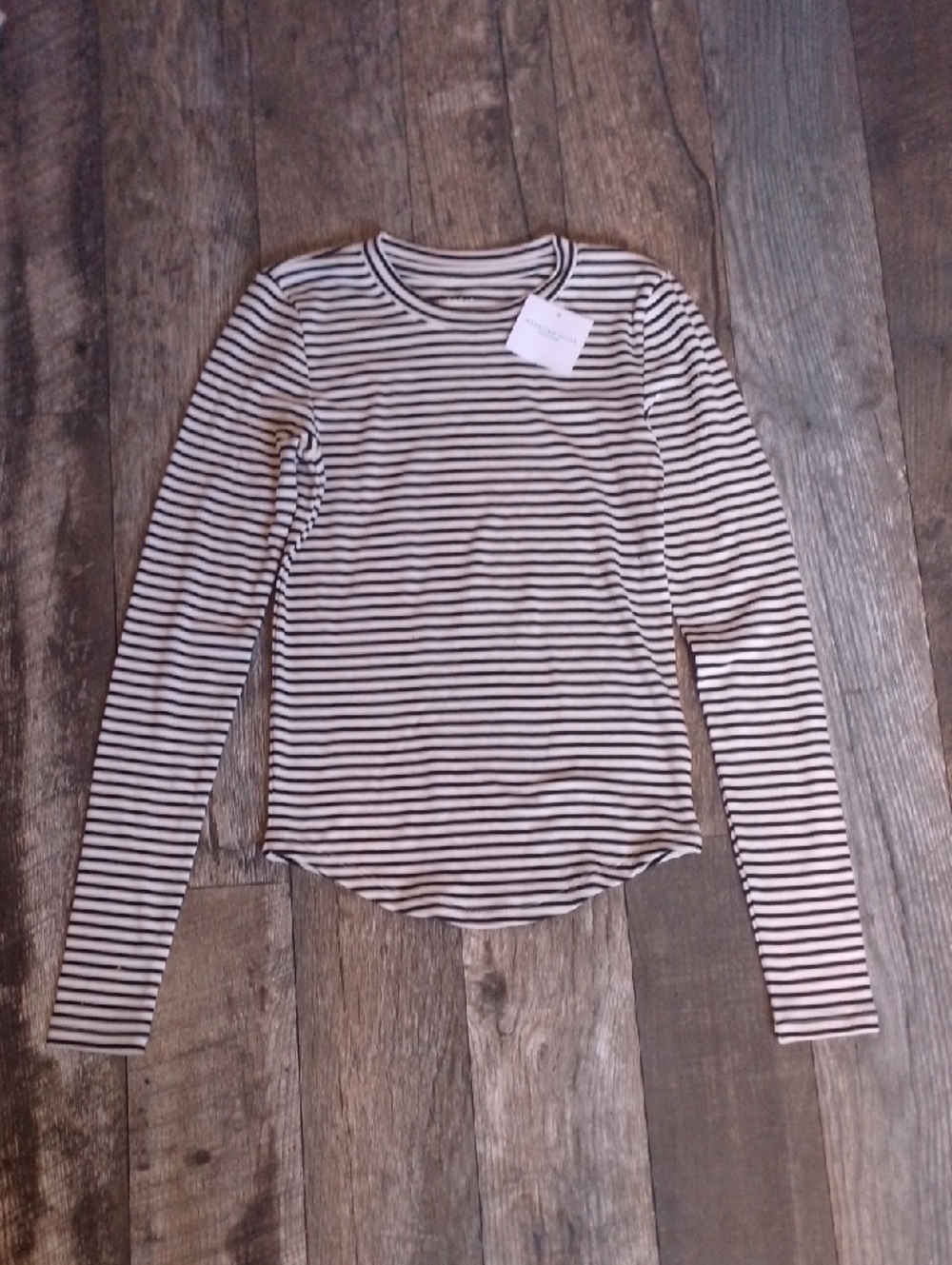 American Eagle NWT Black & White Striped Long Sleeve Shirt